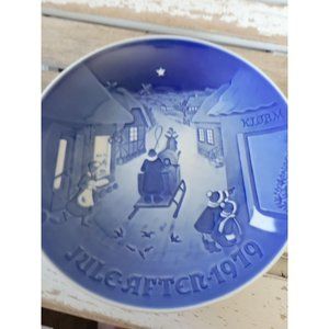 B&g White Christmas 9079 1979 sleigh blue plate De